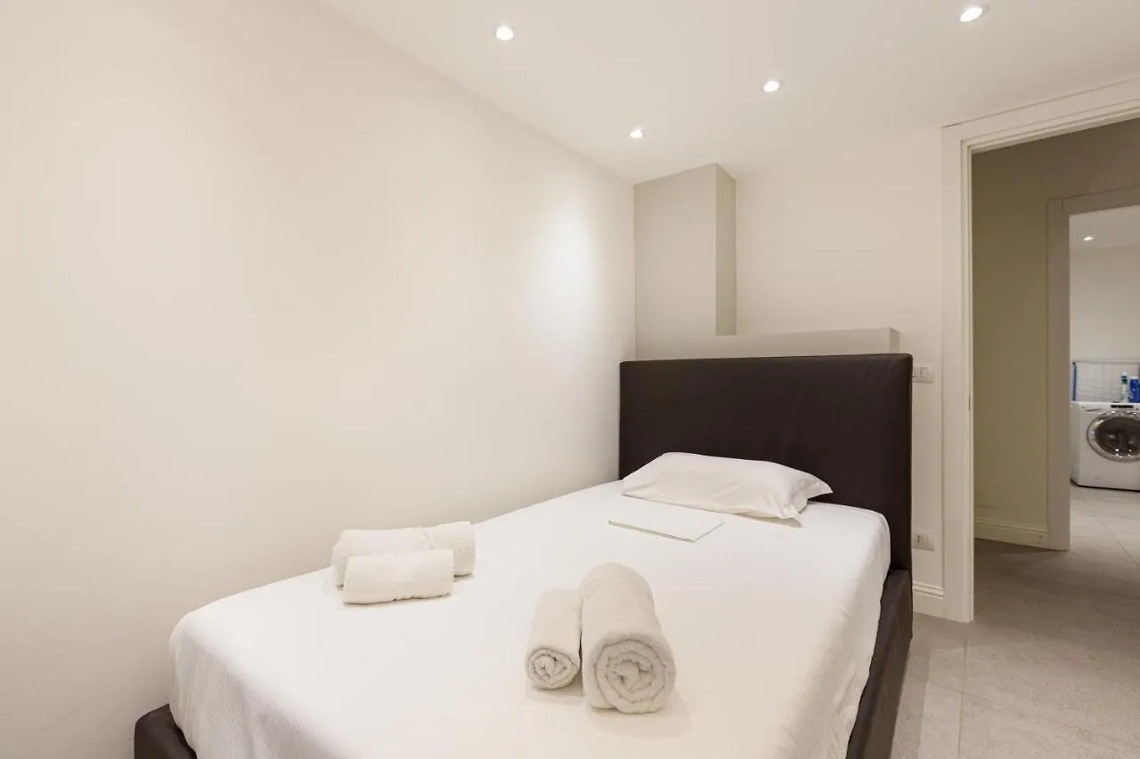 Apt Milano-Moscova Con Terrazzo Condiviso Apartment 0*, Milan
